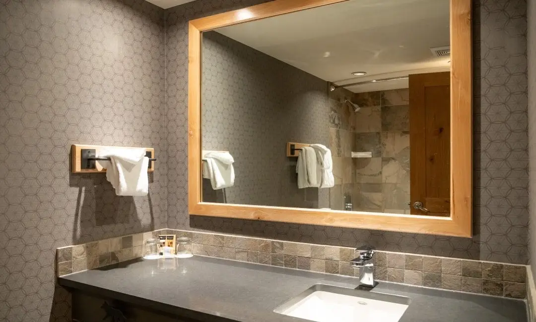 1080-RMR-1BDRmW-BathroomSink
