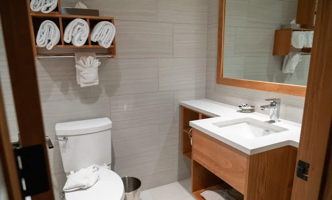 1080-Standard-Bathroom2