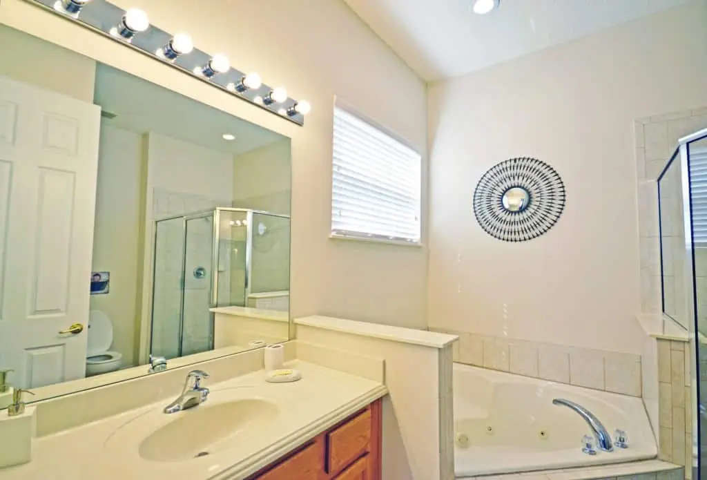 12Masterbathroom1.1