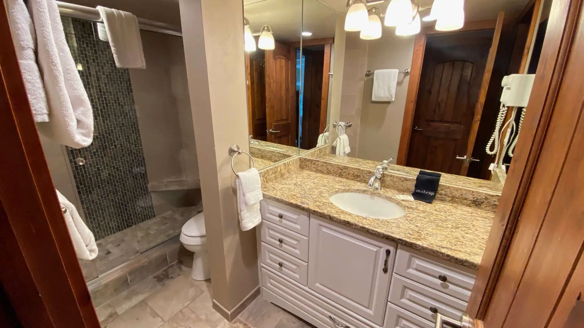 307-main-bath-11-13-21-4032x