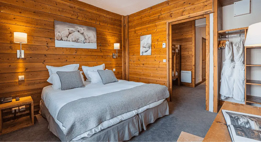 62eb987aa67a041bdfd4a622_Chambre familiale - compressée