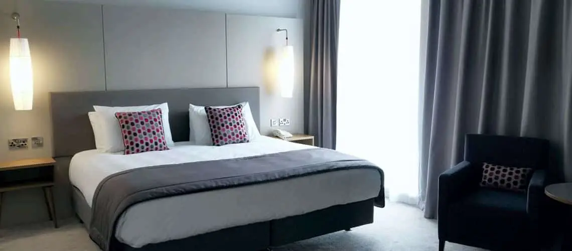 CROWNE-PLAZA-STRATFORD-UPON-AVON-4-1