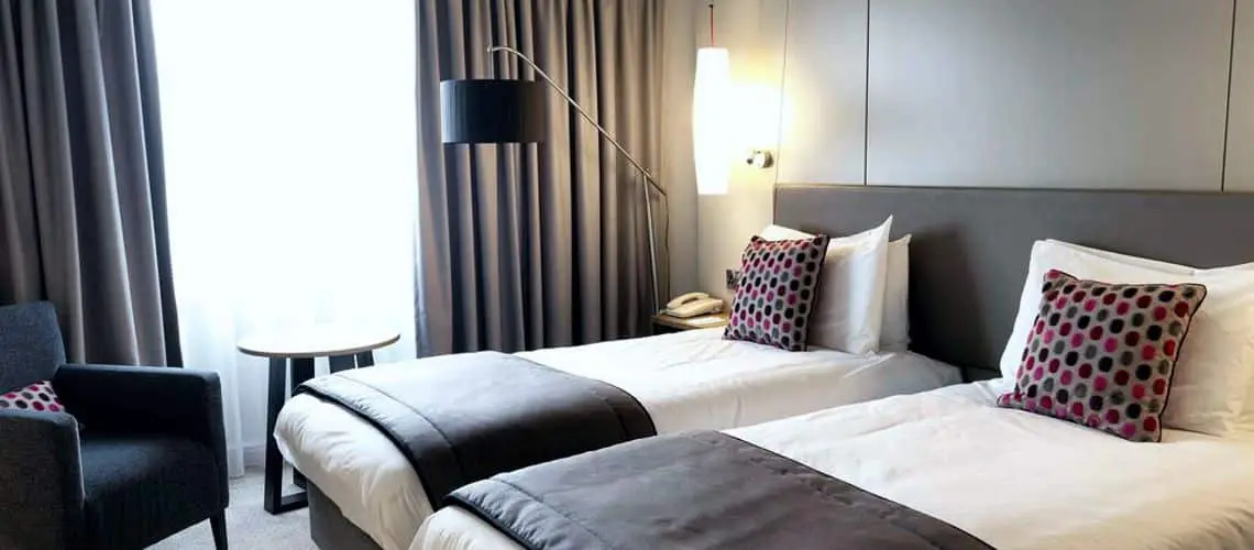 CROWNE-PLAZA-STRATFORD-UPON-AVON-4-8