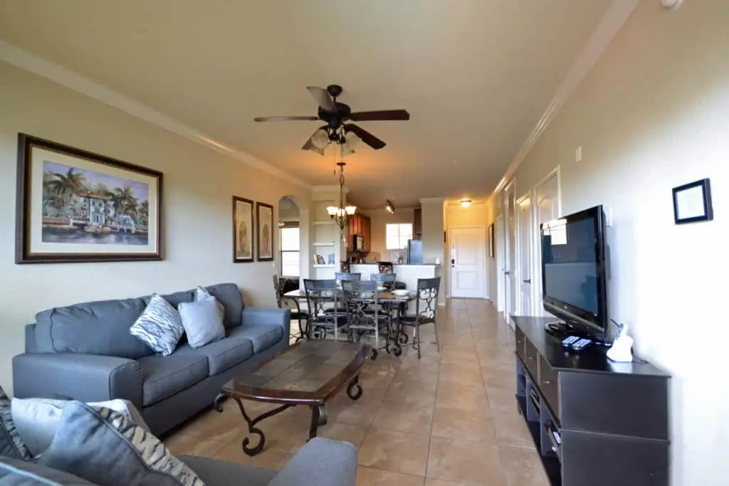 Familyroom1