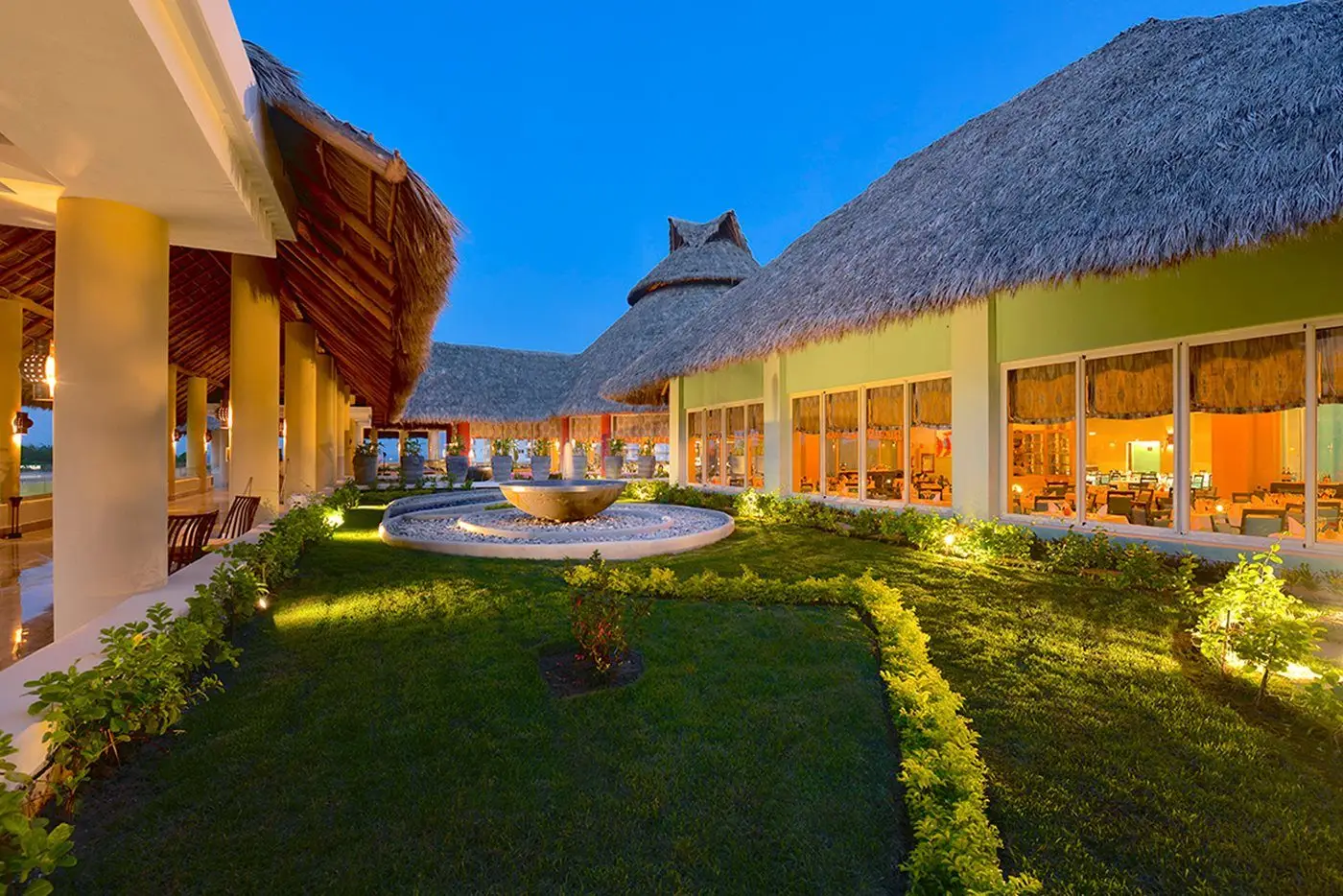 Iberostar-Playa-Mita-Grounds-001