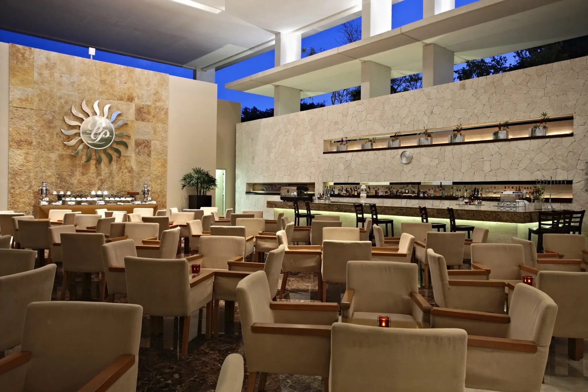 LBPSIAN_MEX_BAR_LOBBY_004