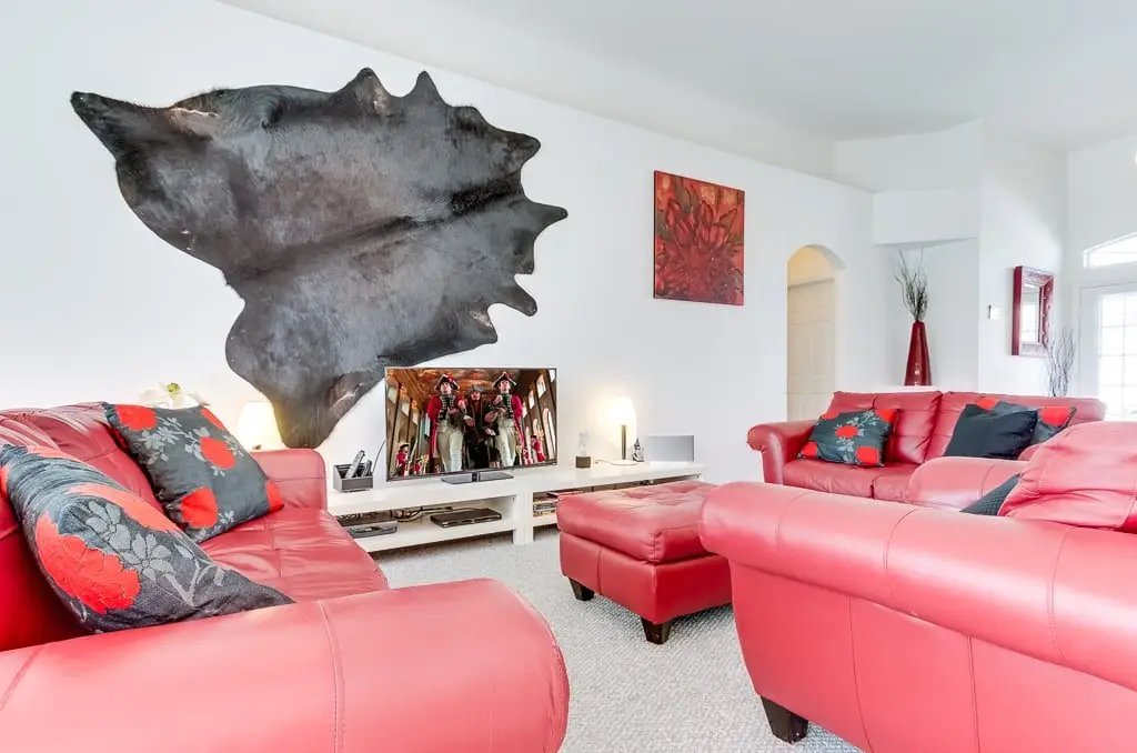LakesideVilla-Familyroom2
