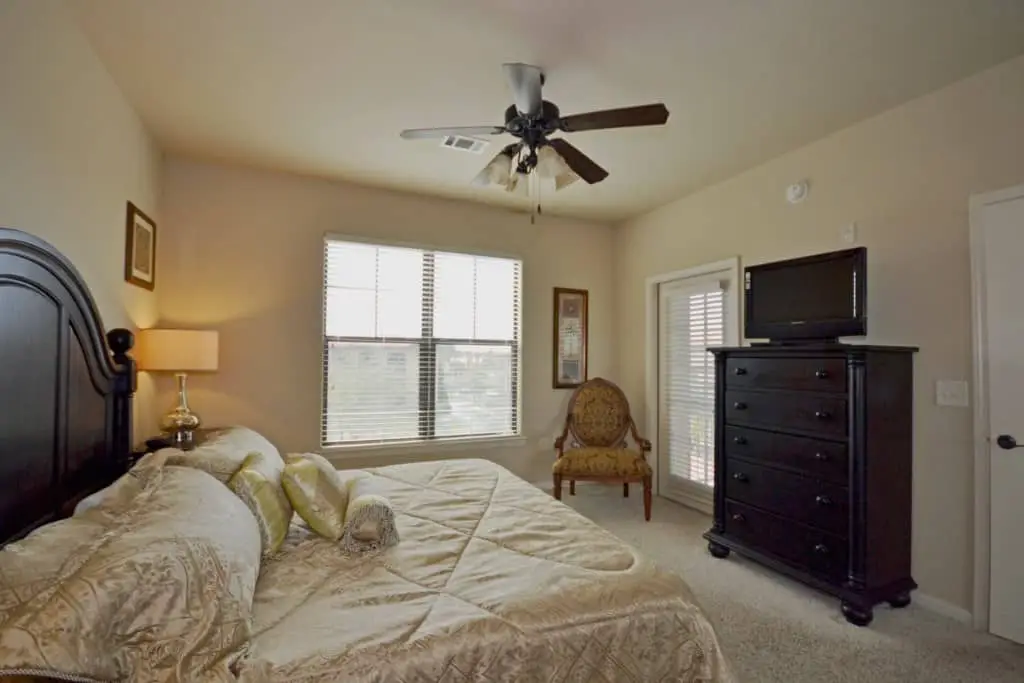 Masterbedroom4