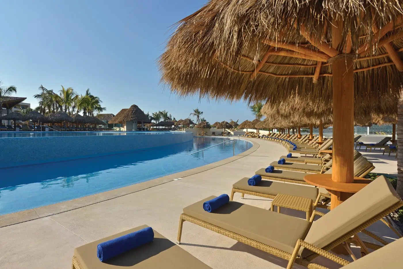 PVR_IberoPlayaMita_Pool_002_AR