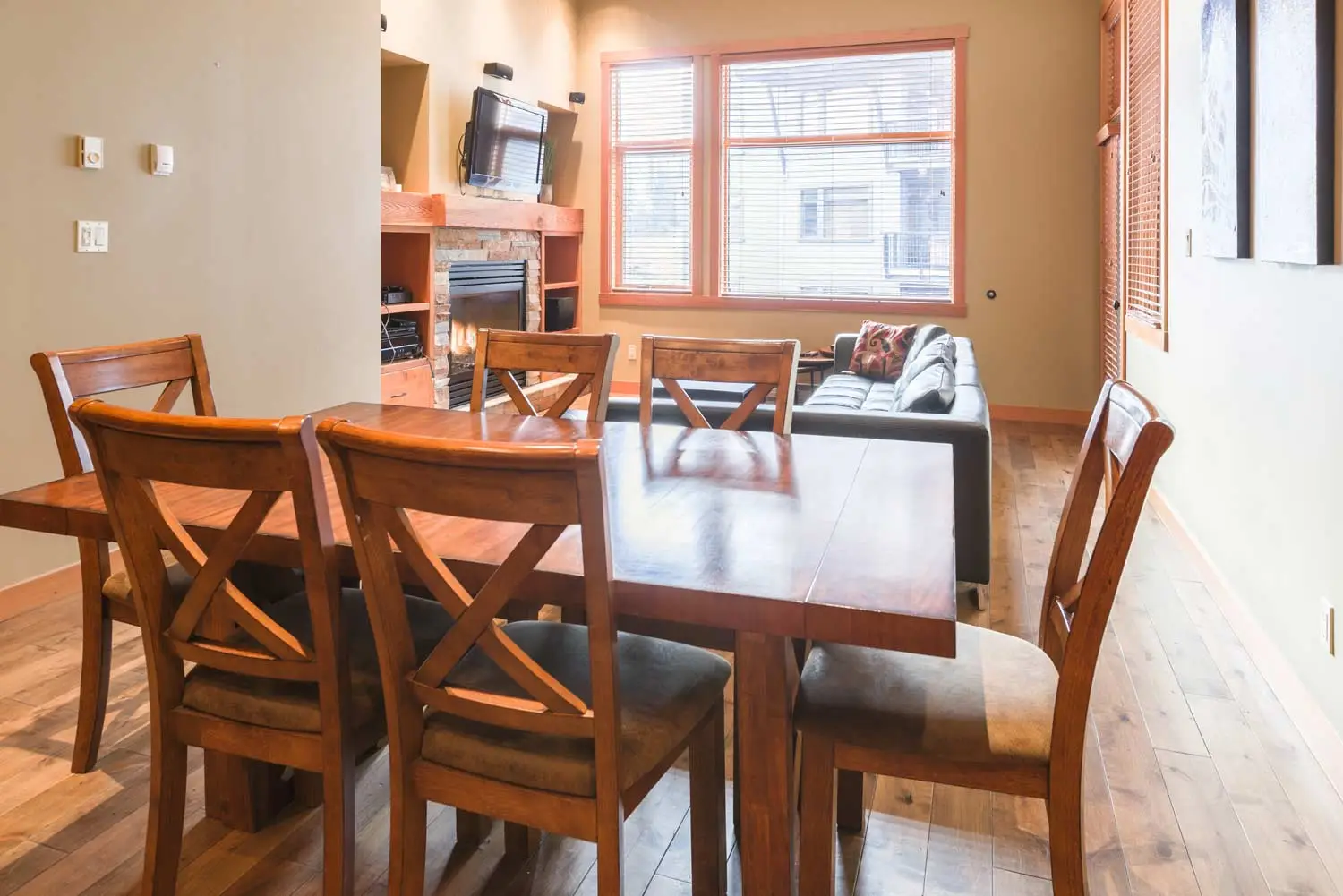 RFlett_RMRL_Slalom-Creek_Dining-Room