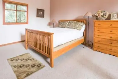 RFlett_RMRL_The-Lofts_Bedroom-400x267