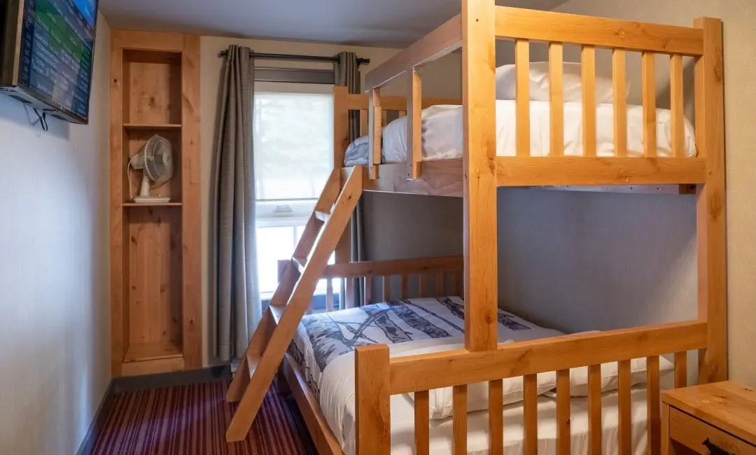 RMR-2-4BedroomWolfCondo-1080