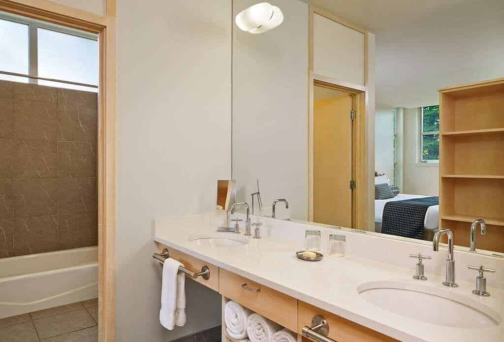 aspen-junior-suite-bathroom