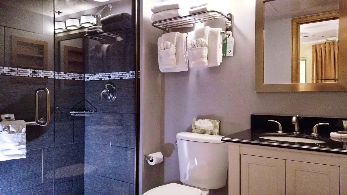 bathroom (1)