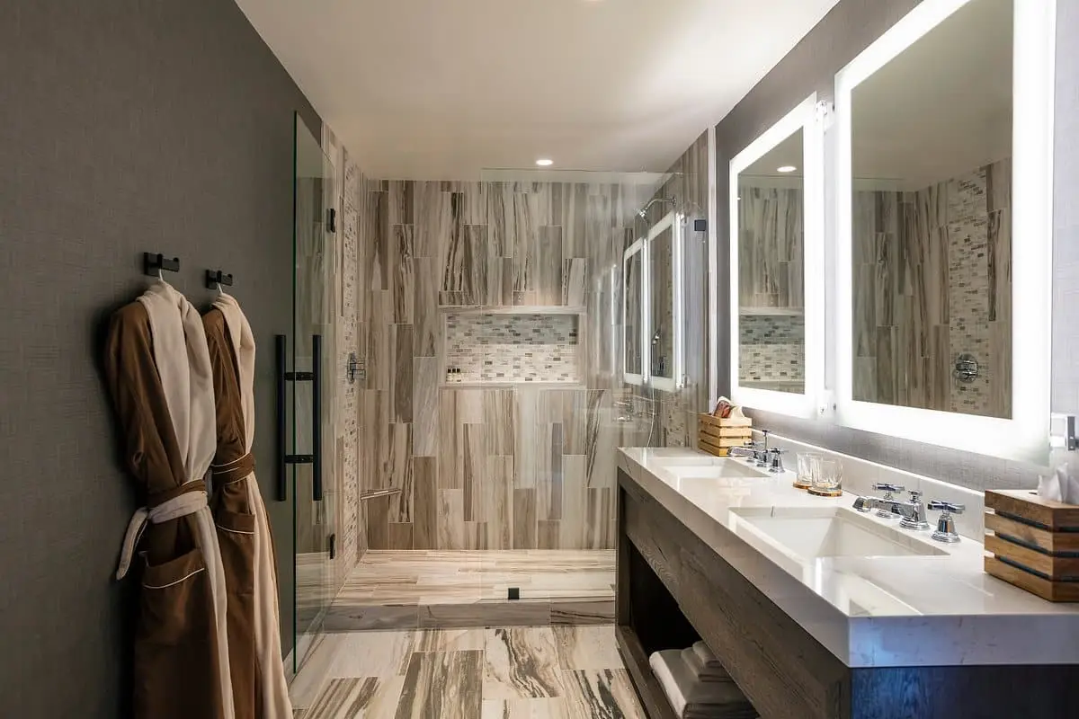 chadwick-suite-bathroom