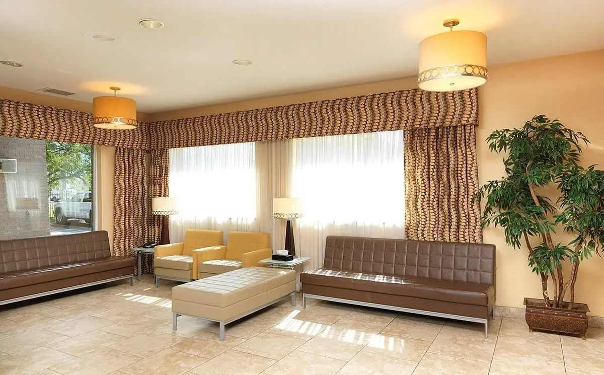 crystal-inn-hotel-suites (2)