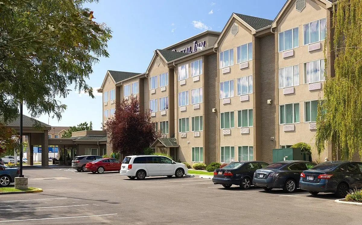 crystal-inn-hotel-suites (3)