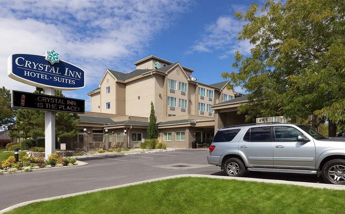 crystal-inn-hotel-suites