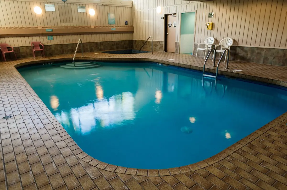 douglas-fir-pool-and-hottub-2