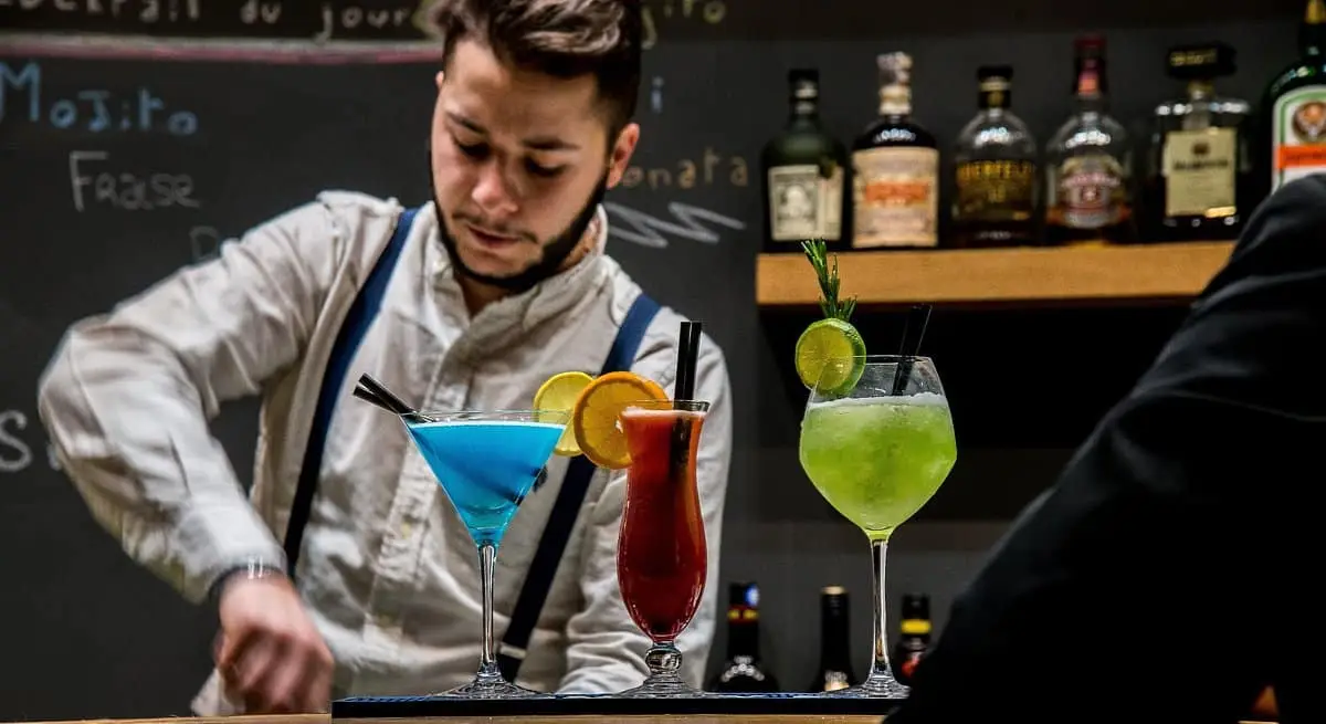 eclectic-bar-de-l-alpina