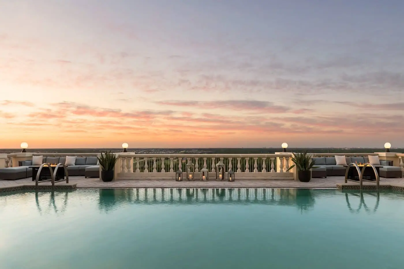 eleven-rooftop-pool-at
