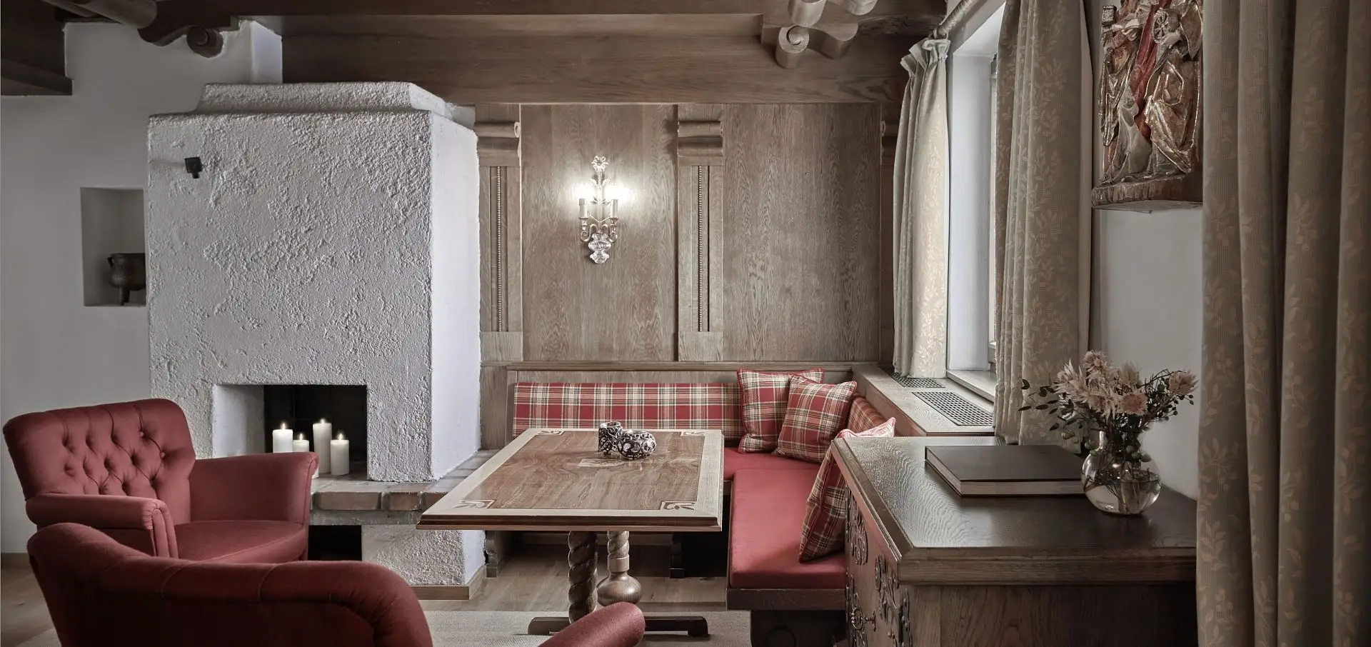gemuetliche-sitzecke-zum-verweilen-in-der-junior-suite-goldener-greif