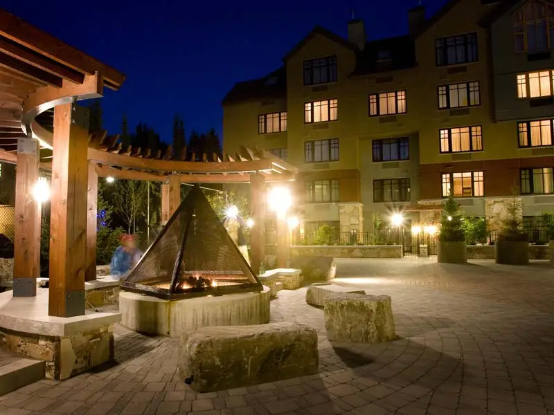 img_800x600_Courtyard2