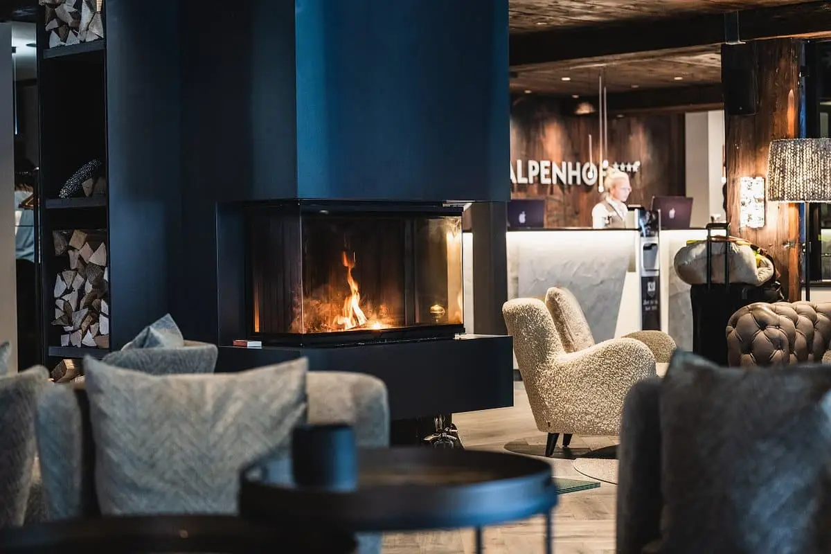 lobby (1)