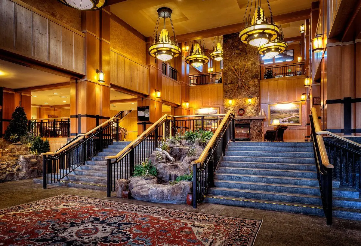 lobby-entrance