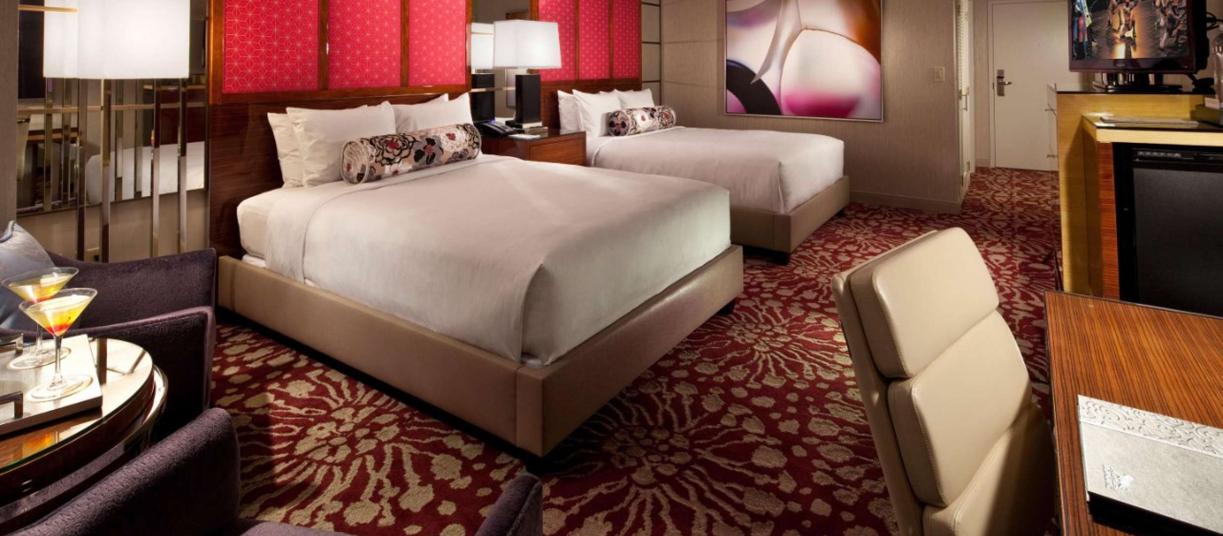 mgm-grand-hotel-rooms-grand-queen-bedroom-@2x.jpg.image.2480.1088.high