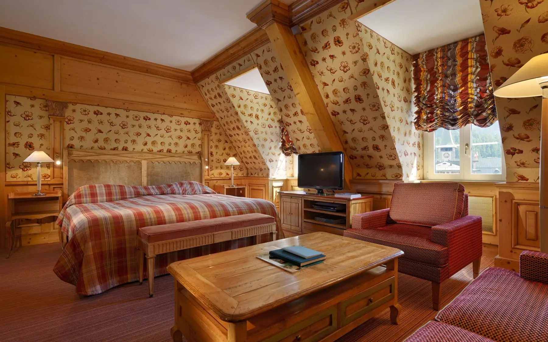mont-cervin-hotel-zermatt_mcp-alpine-008-matterhornduplexsuite-600-80