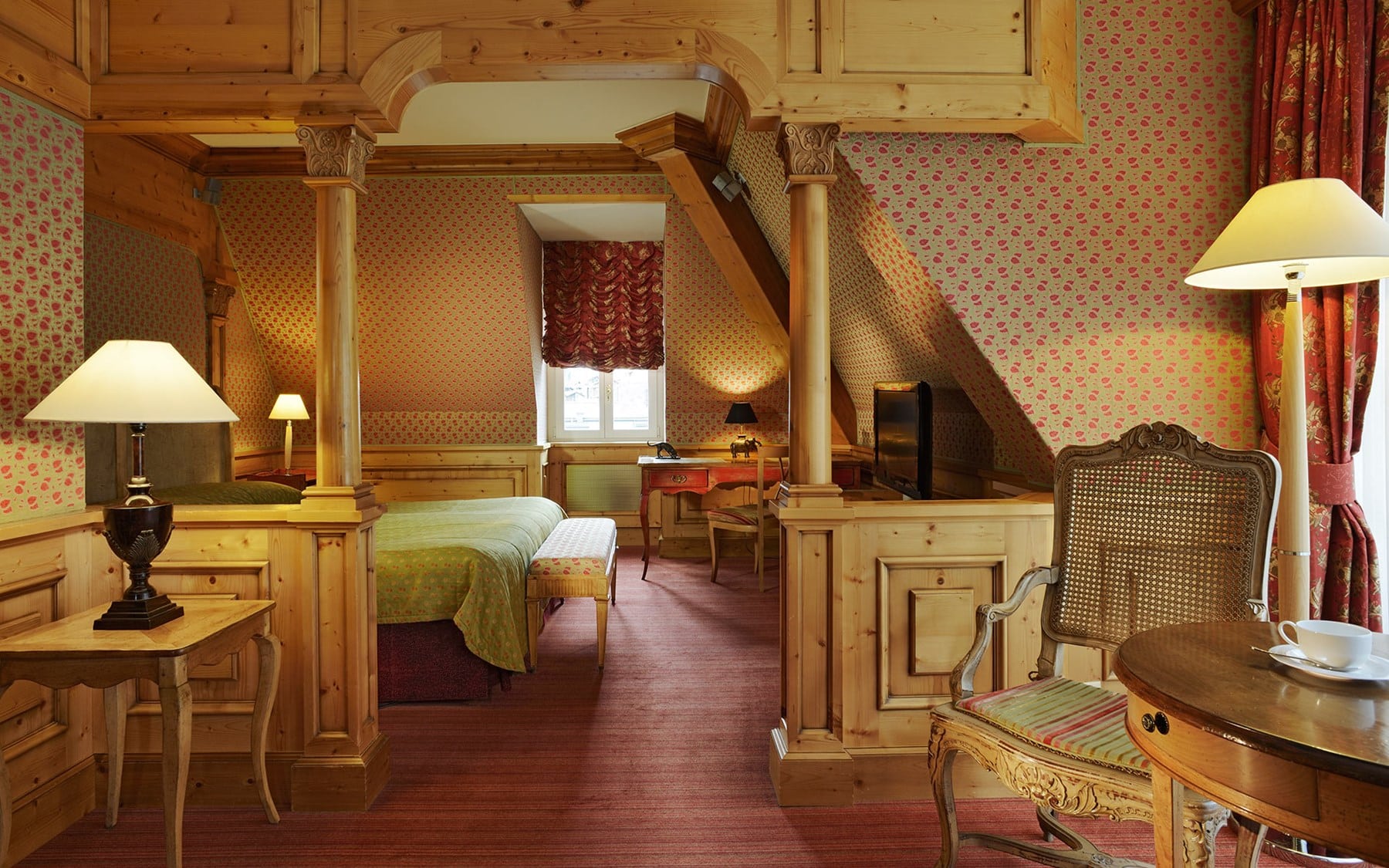 mont-cervin-hotel-zermatt_rooms_alpine_pollux_suite_001