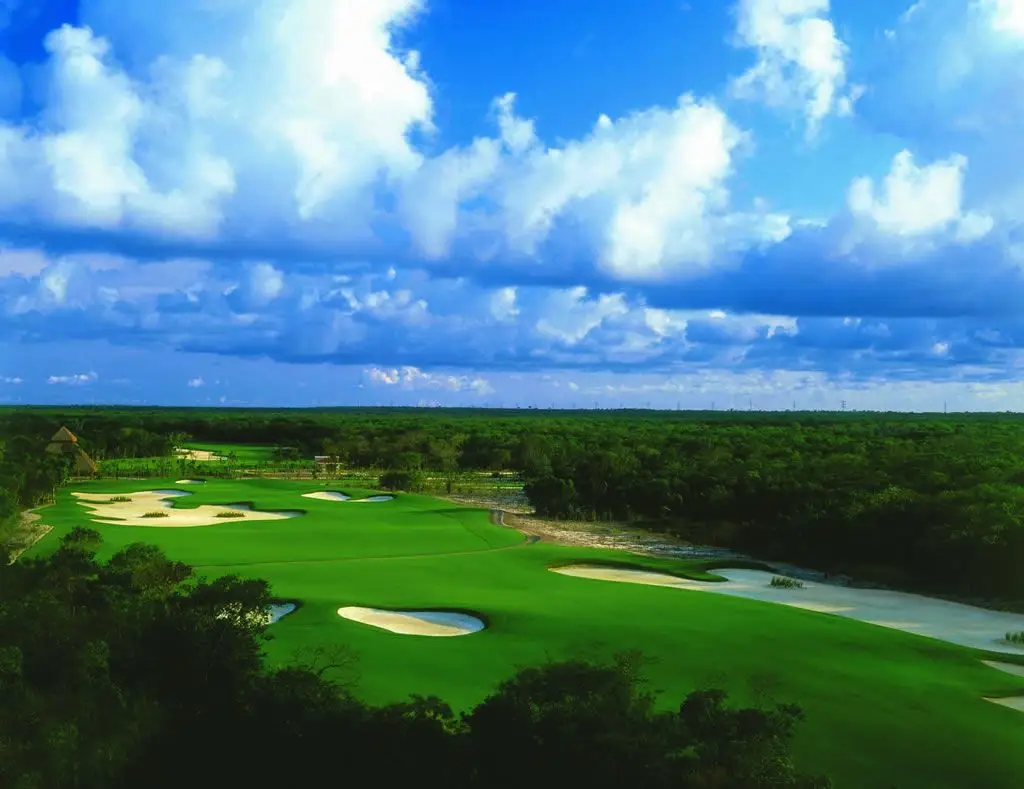 moon_spa_and_golf_club_cover_picture-2