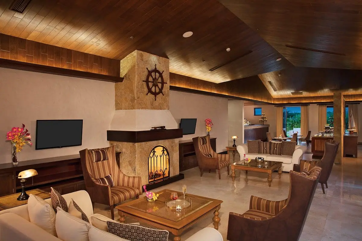 preferred-club-lounge (1)