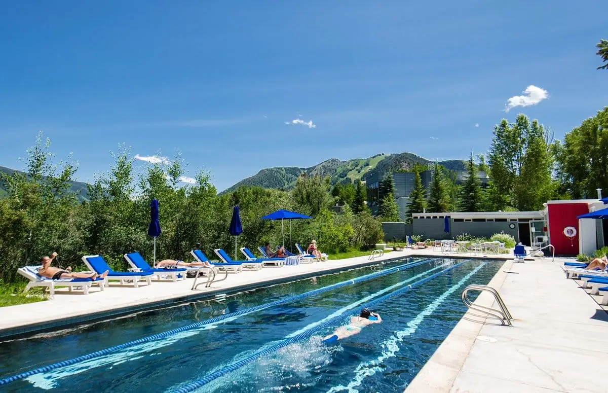 relax-at-the-lap-pool
