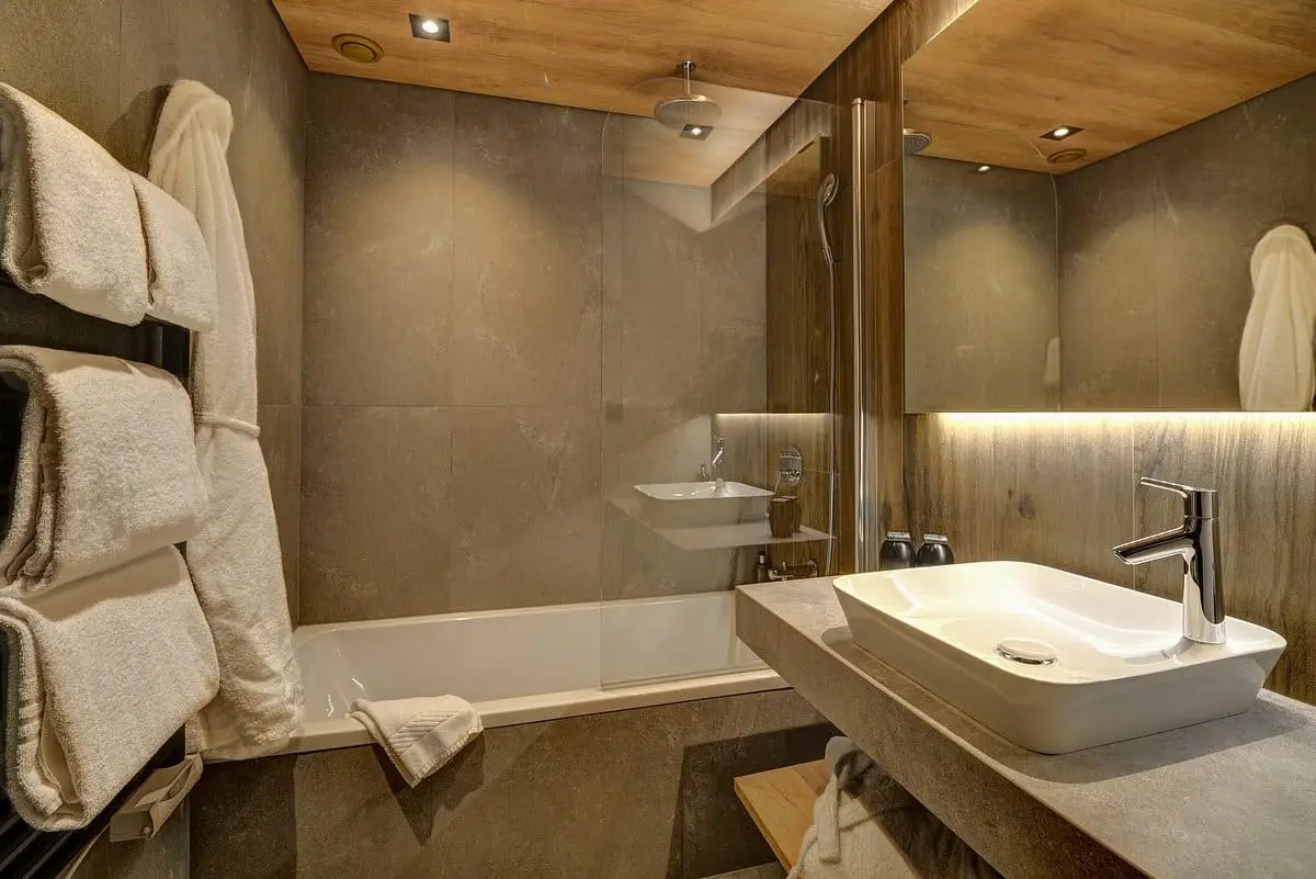 salle-de-bain-de-la-chambre (1)