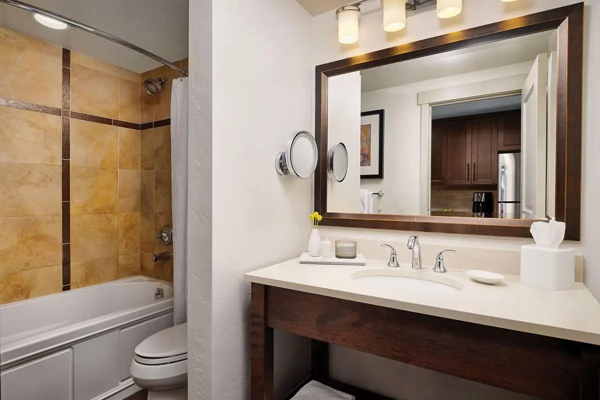 studio-bathroom
