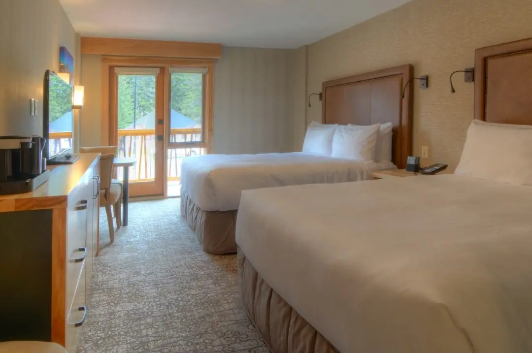 superior-hotel-room-1080