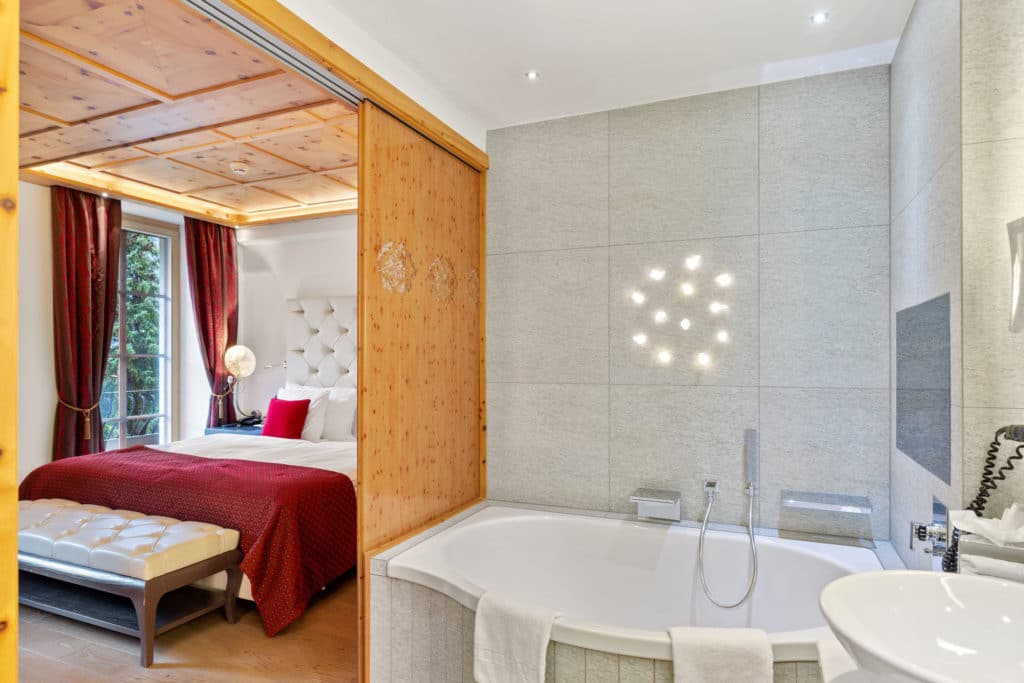 superior-one-bedroom-suite-bath-2-1024x683