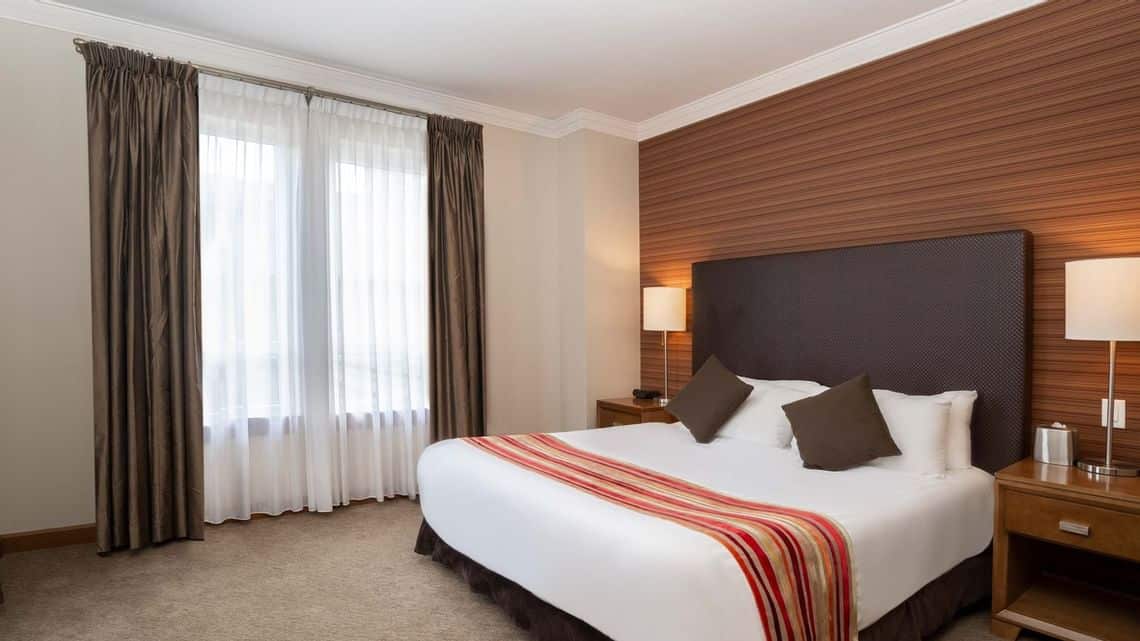 sutton-place-hotel-revelstoke-2-bedroom-suite-02_wide