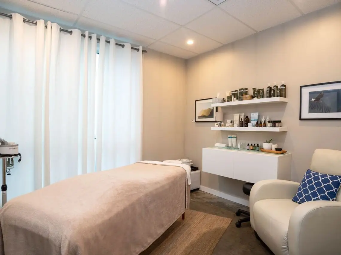 sutton-place-hotel-revelstoke-spa-01_standard