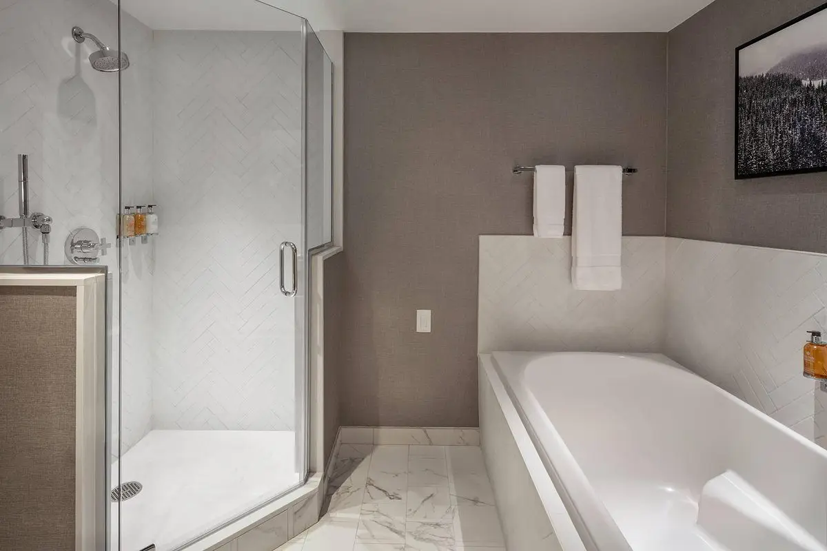 the-hythe-a-luxury-collection (10)