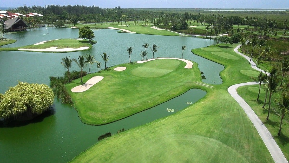 the-lakes-golf-course