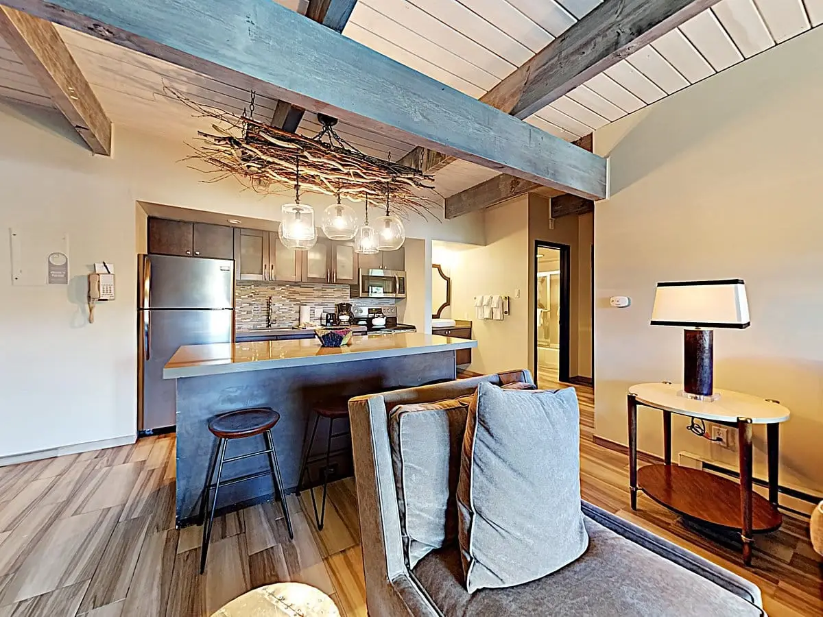 the-timberline-condominiums (5)