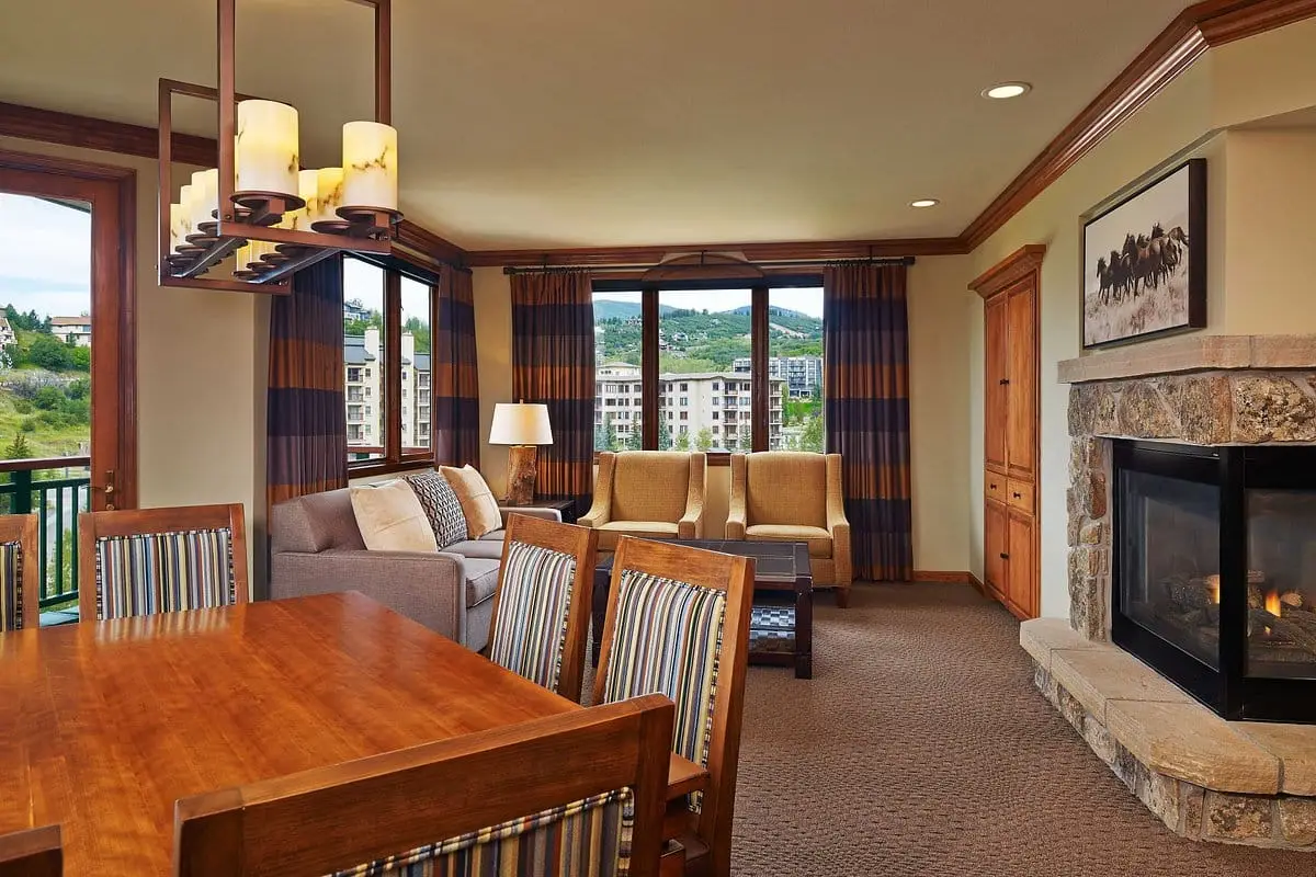three-bedroom-villa-living