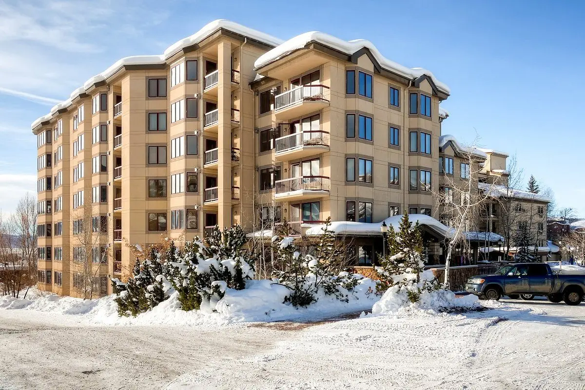torian-plum-condominiums (10)
