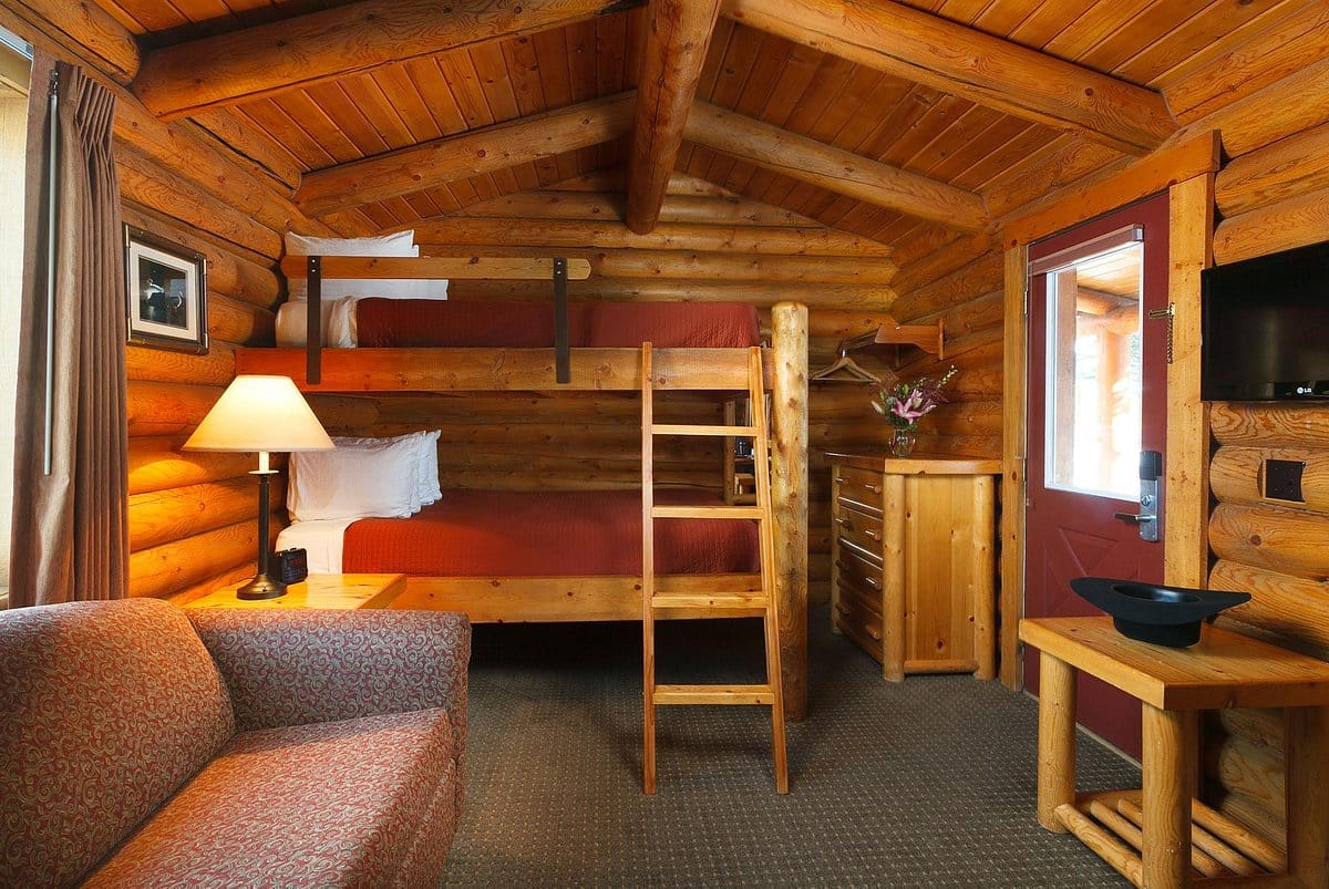 two-queen-bunk-cabin