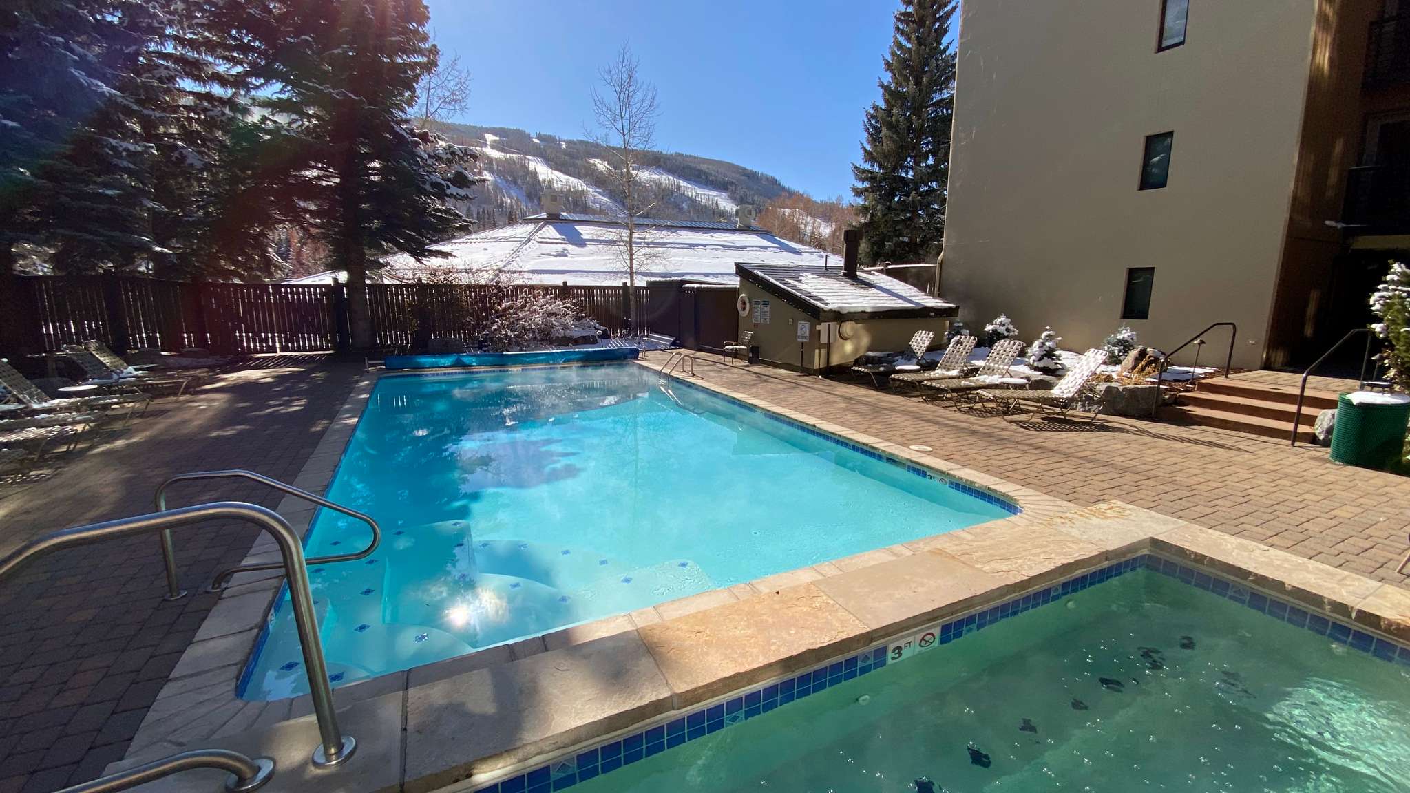 vi-pool-and-ht-to-mtn-winter-clear-water-nov-2019-4032x