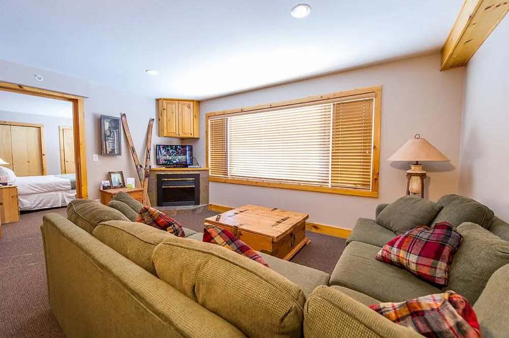 white-crystal-inn-1-bedroom-2