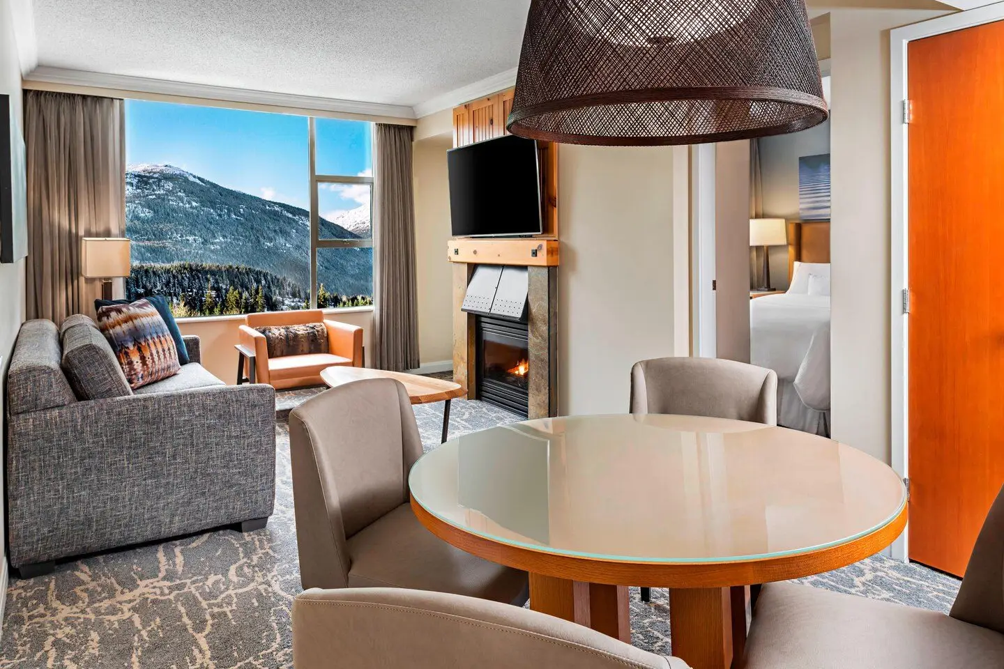 ysewi-bedroom-suite-5245-hor-clsc